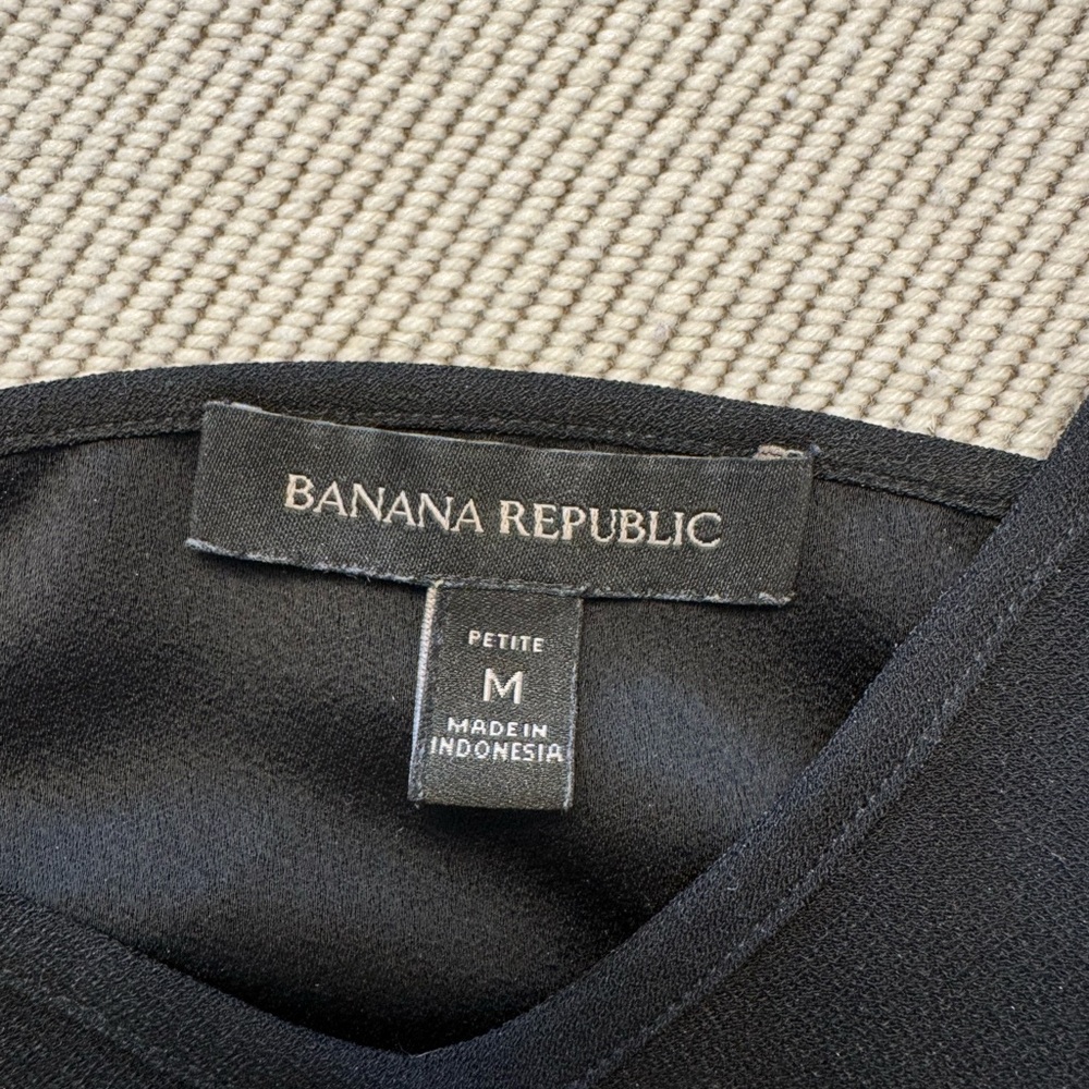 Banana Republic Classic Black Camisole - Picture 2 of 3